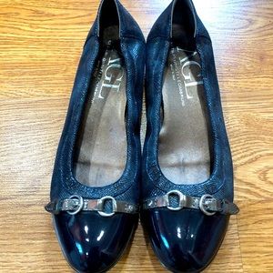 AGL Monika cap toe leather ballet flats size 40.
